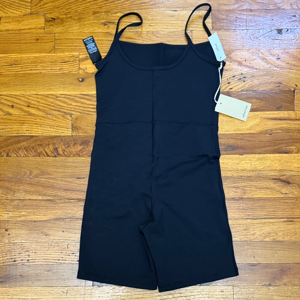 Wilfred Divinity 7’’ shorts romper size M Black - Picture 5 of 7